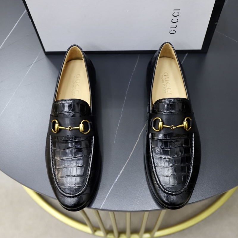 G*u*i leather shoes